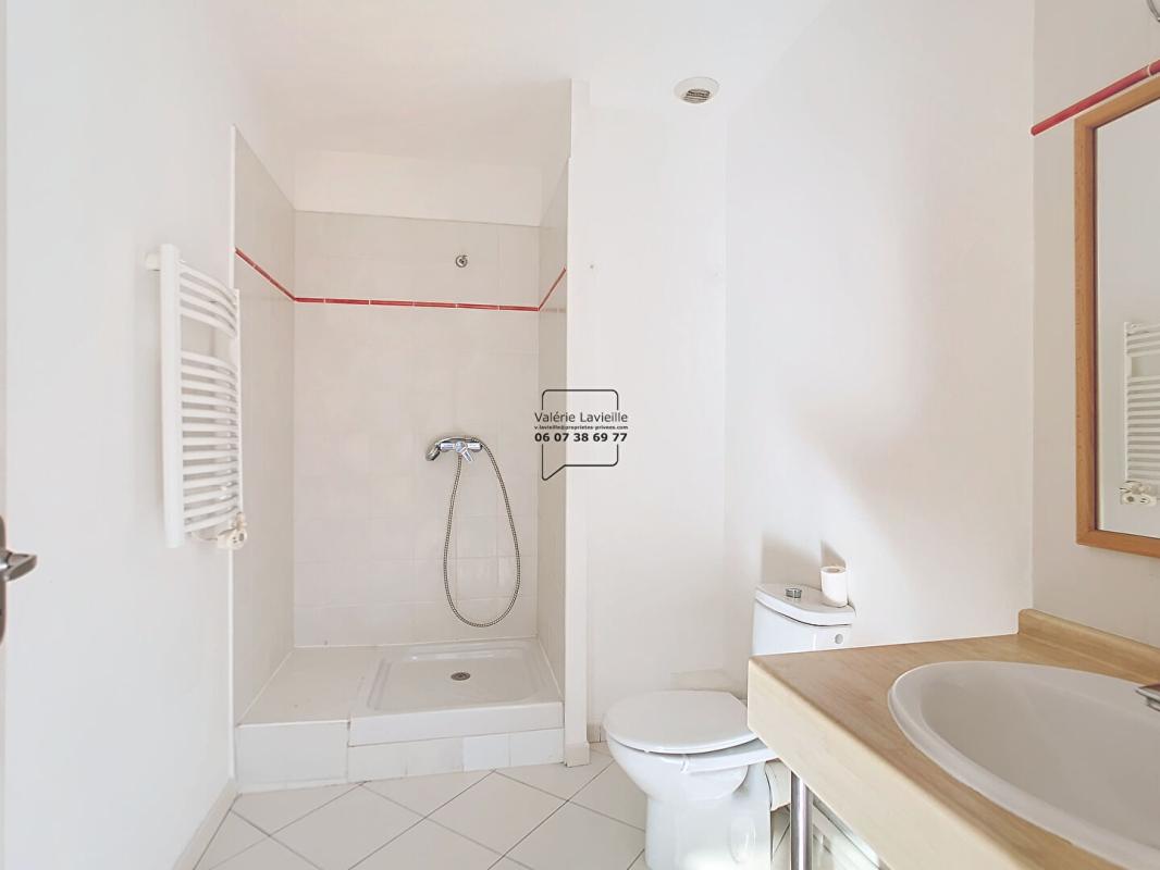 MARSEILLE-1ER-ARRONDISSEMENT Marseille (13001) - Vieux Port / République  - Type 3 - 86 m2  + Balcon filant - VENDU LOUE 8