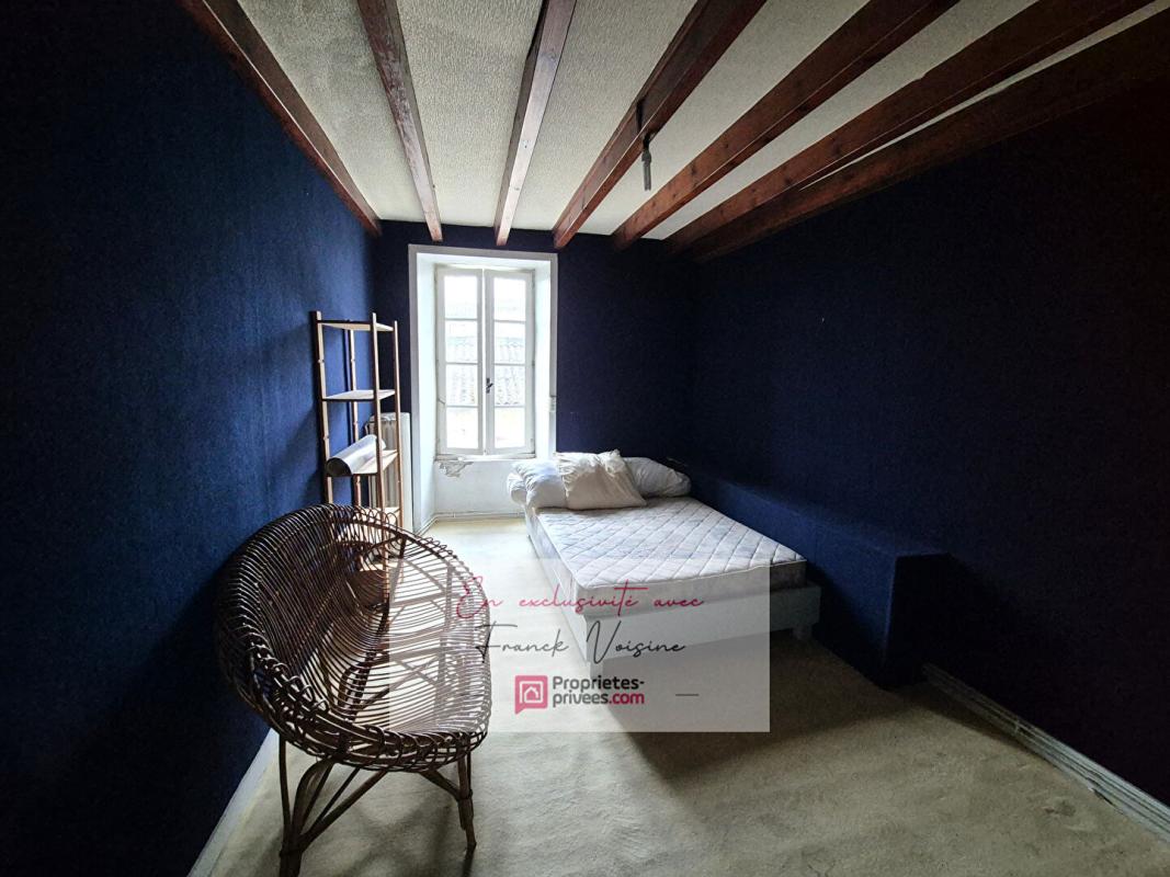 MOUCHAMPS A VENDRE en Exclusivité à Mouchamps Centre bourg, maison de 112 m2 avec 3 chambres et un grenier 12