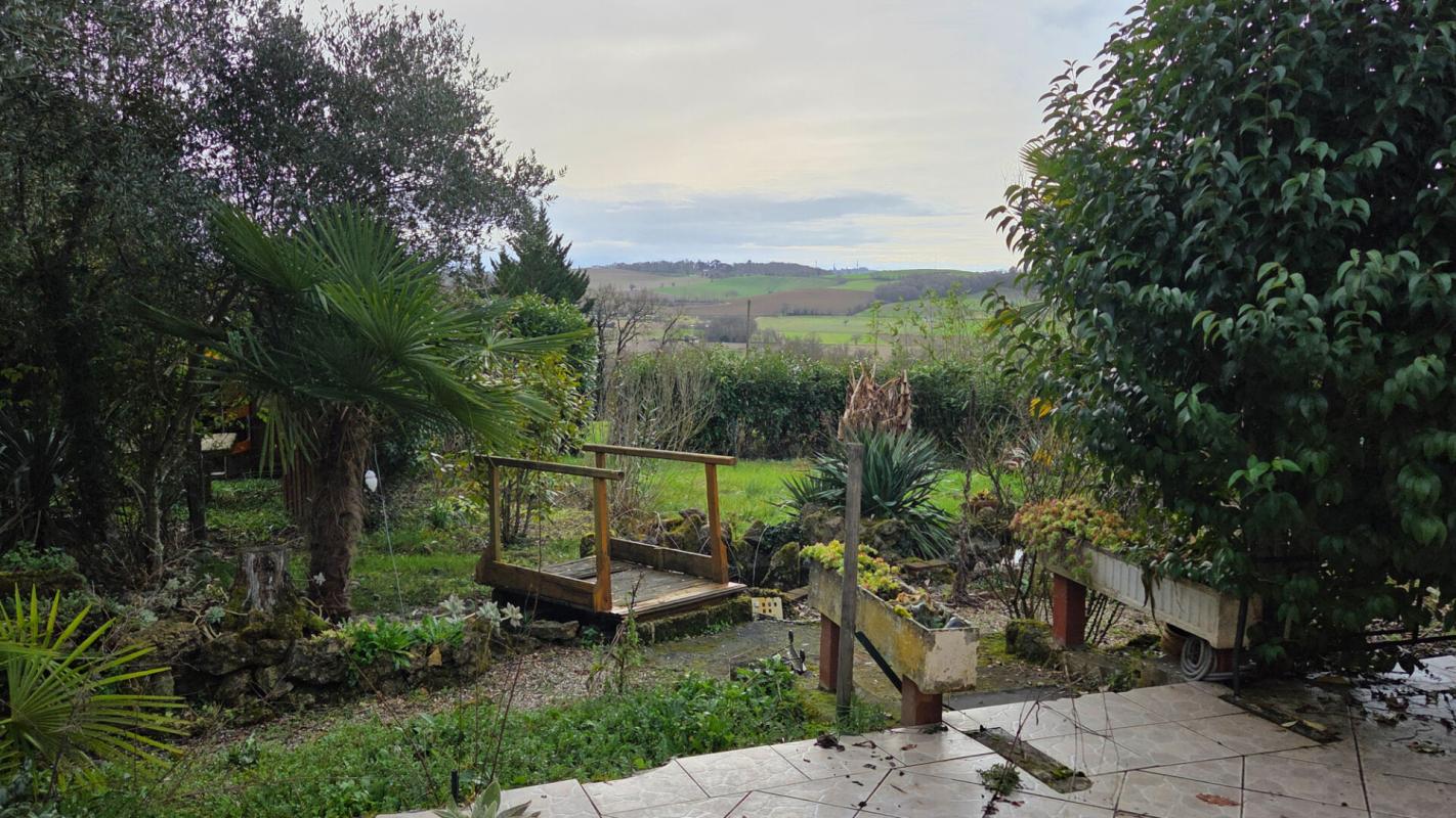 MARCIAC Villa proche Marciac avec vue Pyrénées 2