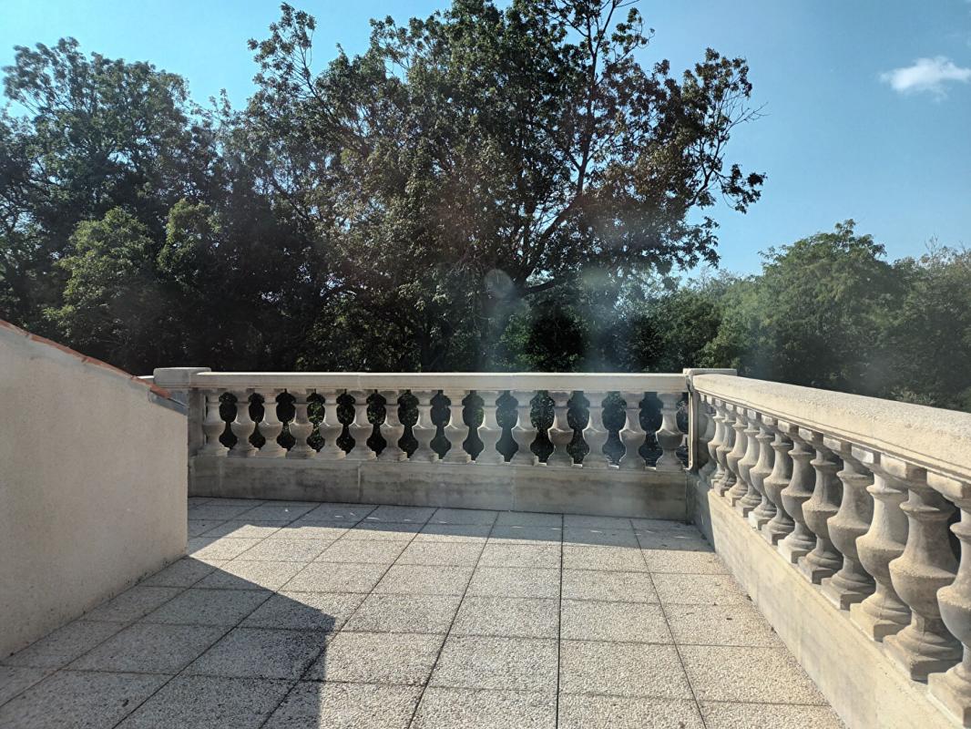 LA ROCHELLE Appartement t1 terrasse17 La Rochelle centre historique 1