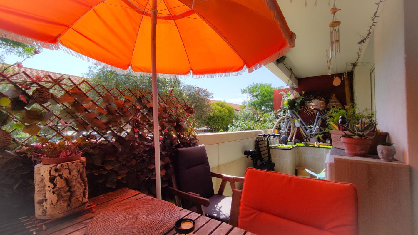 LA LONDE-LES-MAURES LA LONDE A LOUER MEUBLEE A L'ANNEE Maison de ville T4 +loggia+parking S/S 17