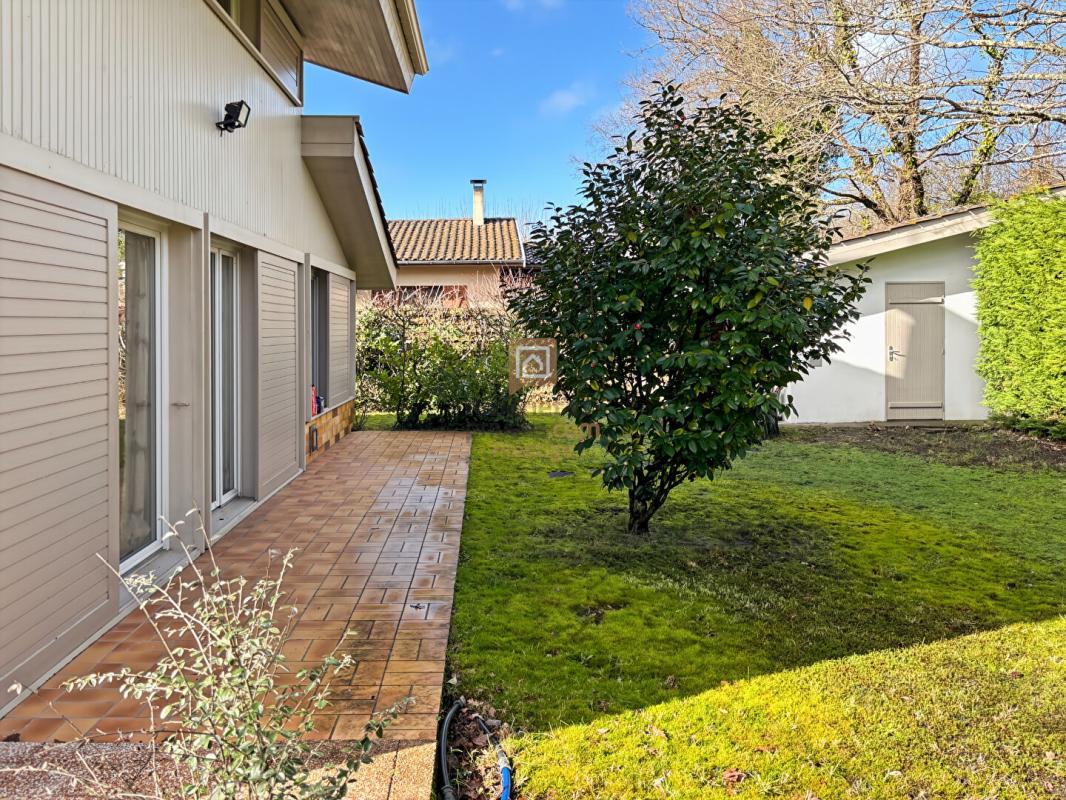 LE TEICH EXCLUSIVITE MAISON DE CHARME AVEC 3 CHAMBRES AVEC DÉPENDANCE ET JARDIN PISCINABLE 15
