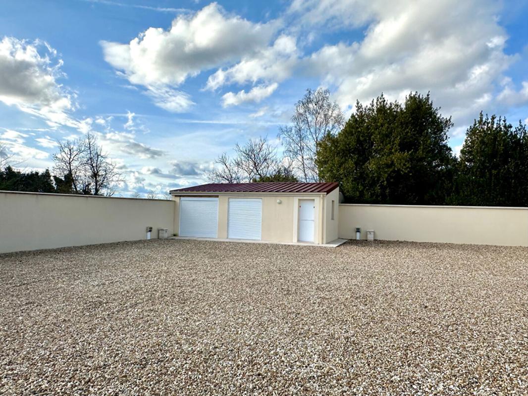 AMILLY A 1h de Paris - A VENDRE ELEGANTE MAISON CONTEMPORAINE d'environ 195 m2, GARAGE, TERRAIN 1535 m2 12