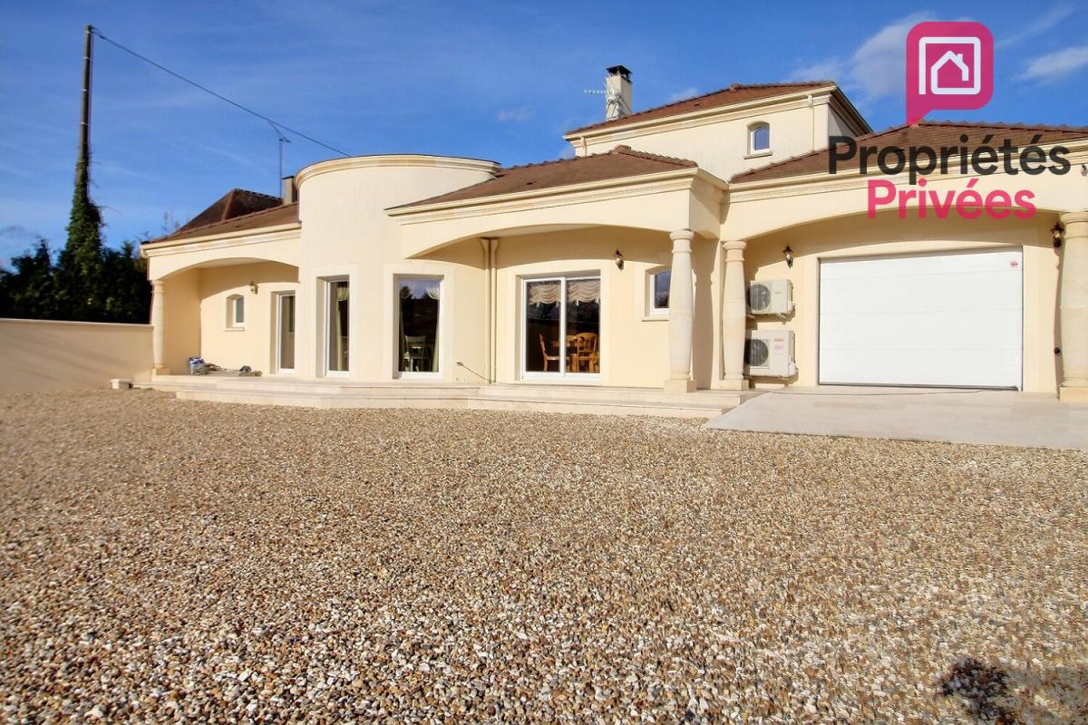 AMILLY A 1h de Paris - A VENDRE ELEGANTE MAISON CONTEMPORAINE d'environ 195 m2, GARAGE, TERRAIN 1535 m2 13