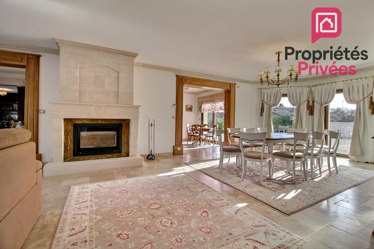 AMILLY A 1h de Paris - A VENDRE ELEGANTE MAISON CONTEMPORAINE d'environ 195 m2, GARAGE, TERRAIN 1535 m2 3