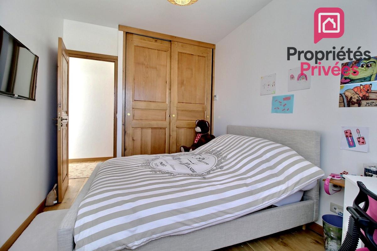 AMILLY A 1h de Paris - A VENDRE ELEGANTE MAISON CONTEMPORAINE d'environ 195 m2, GARAGE, TERRAIN 1535 m2 9