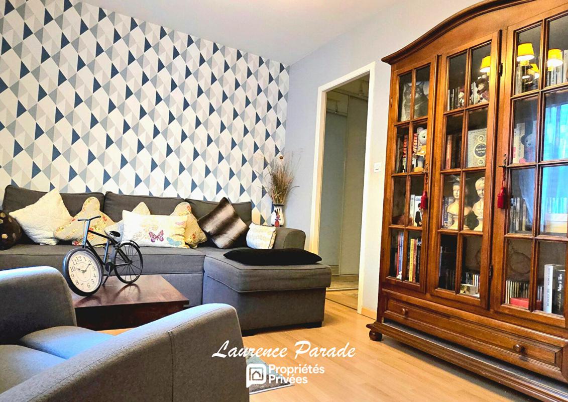 MONTPON-MENESTEROL Maison avec garage piscine et porche 10