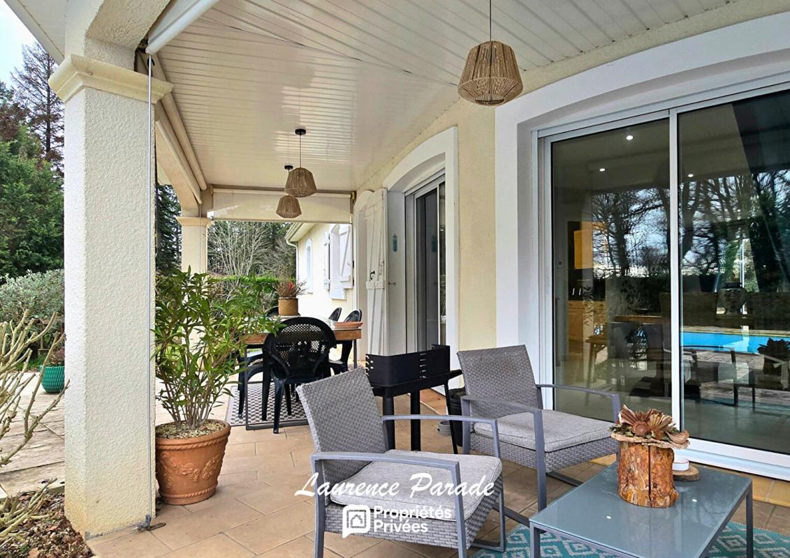 MONTPON-MENESTEROL Maison avec garage piscine et porche 15