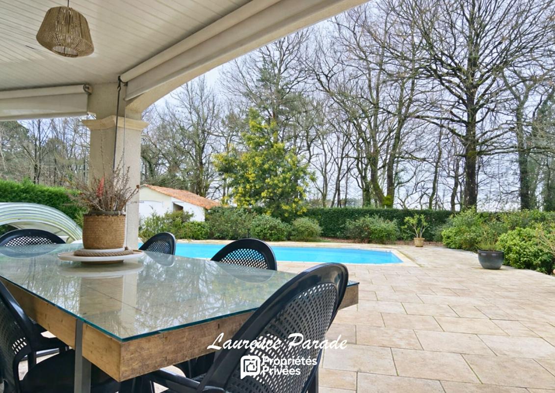 MONTPON-MENESTEROL Maison avec garage piscine et porche 2