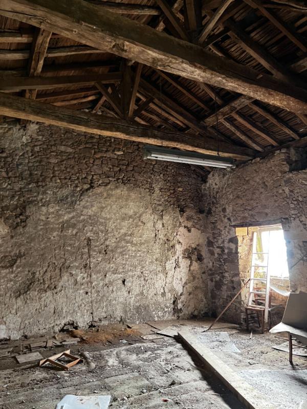 POUZAUGES Maison  6 pièces, 97 m² + dépendances en pierres 11