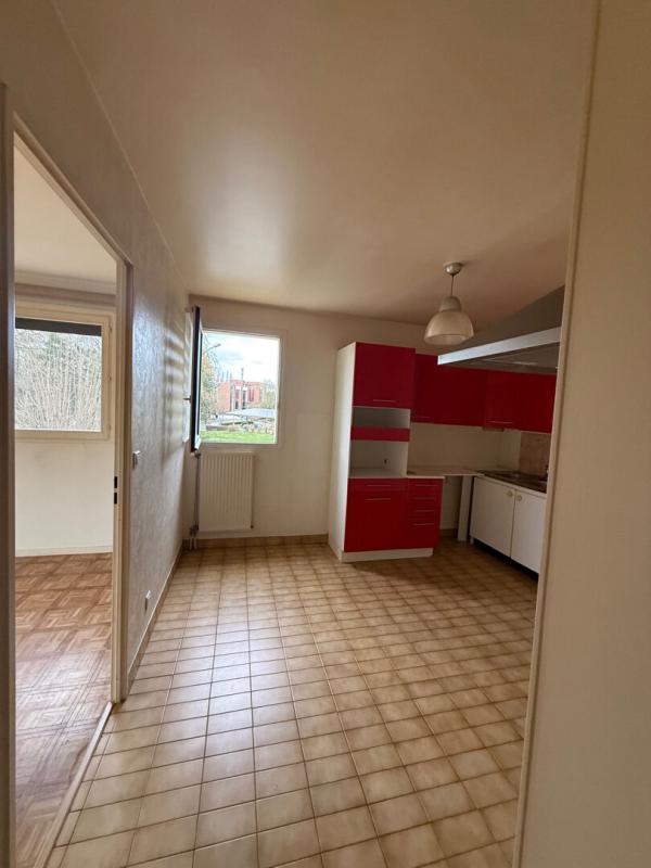 BOIS-GUILLAUME Bel appartement T3, 65 m2 avec ascenseur, balcon et tennis dans quartier recherché - 214 225 - DPE C 12