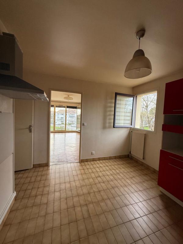 BOIS-GUILLAUME Bel appartement T3, 65 m2 avec ascenseur, balcon et tennis dans quartier recherché - 214 225 - DPE C 15