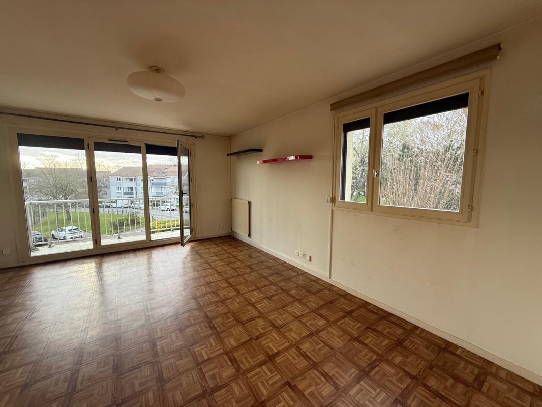 BOIS-GUILLAUME Bel appartement T3, 65 m2 avec ascenseur, balcon et tennis dans quartier recherché - 214 225 - DPE C 7