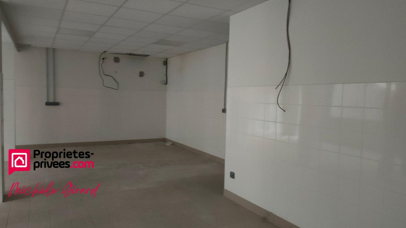 LE COTEAU LE COTEAU - LOCAL COMMERCIAL 255 m² 7