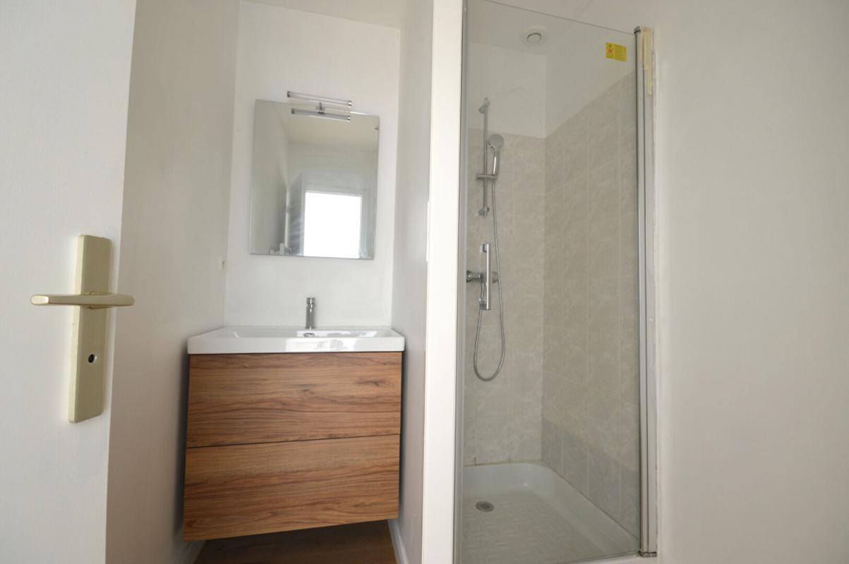 LA ROCHELLE Appartement 17 La Rochelle  FETILLY 2 pièce(s) 42 m2 3