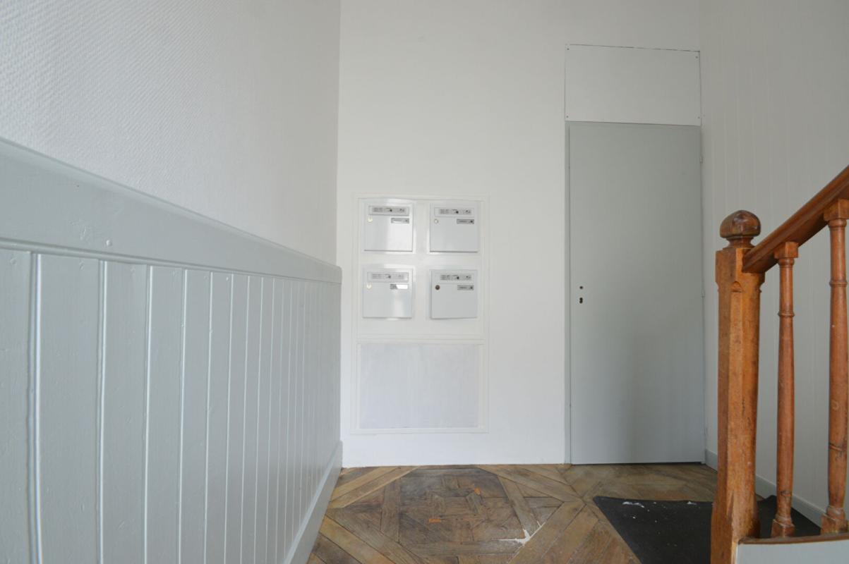 LA ROCHELLE Appartement 17 La Rochelle  FETILLY 2 pièce(s) 42 m2 4