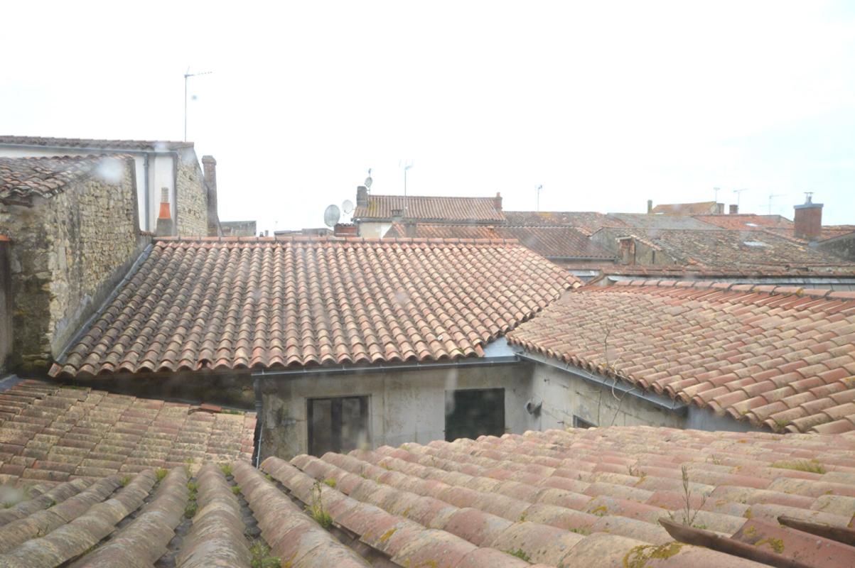 MARANS ENSEMBLE NON HABITABLE A RENOVER 17MARANS CENTRE VILLE 2