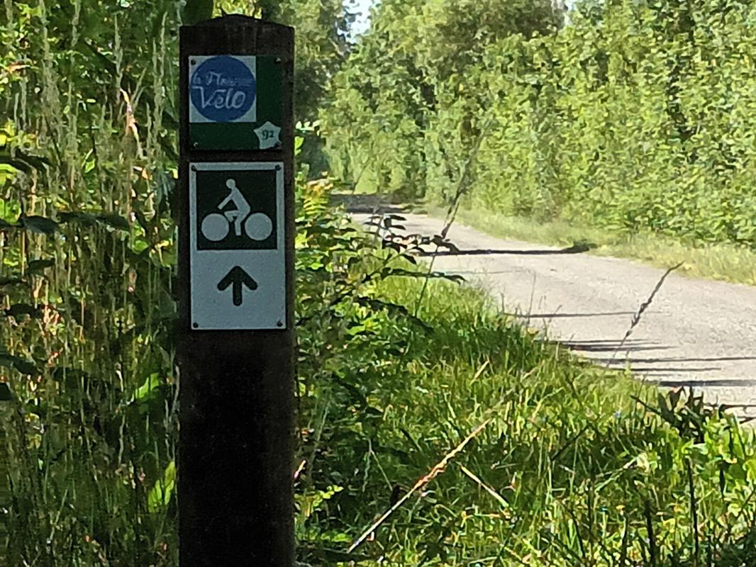 LE MUNG Terrain constructible 17 Le Mung 723 m2 choix du constructeur libre 2