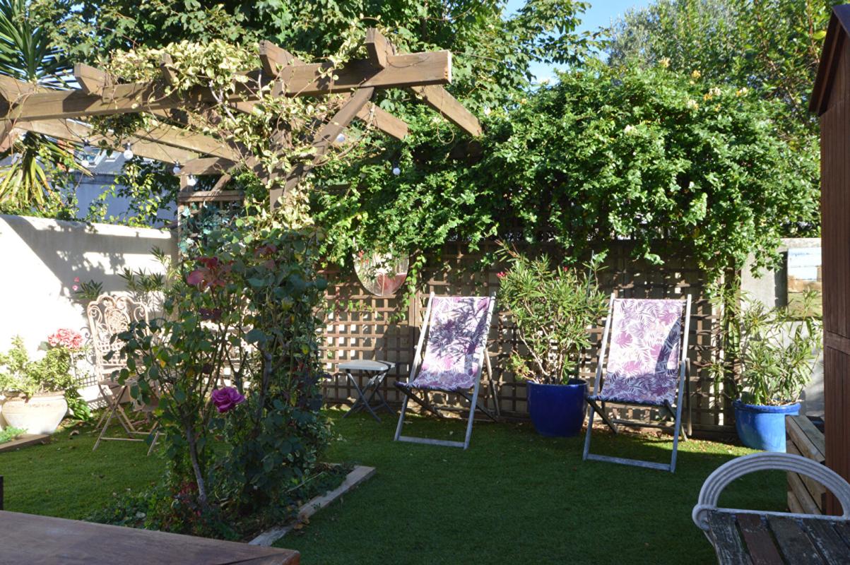 LA ROCHELLE Grande Maison & garage 17 La Rochelle La Genette Centre ville 7