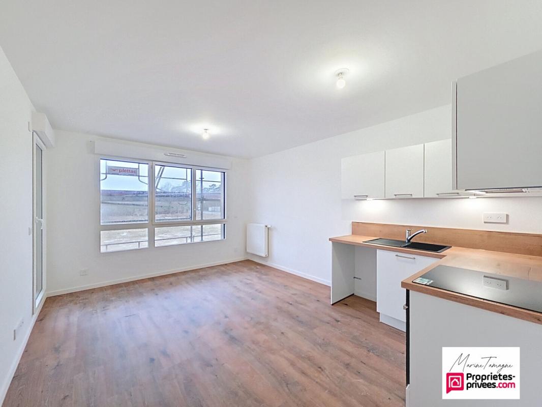 COMPIEGNE Trois pièces avec balcon, garage + parking , Quartier des Sablons 10