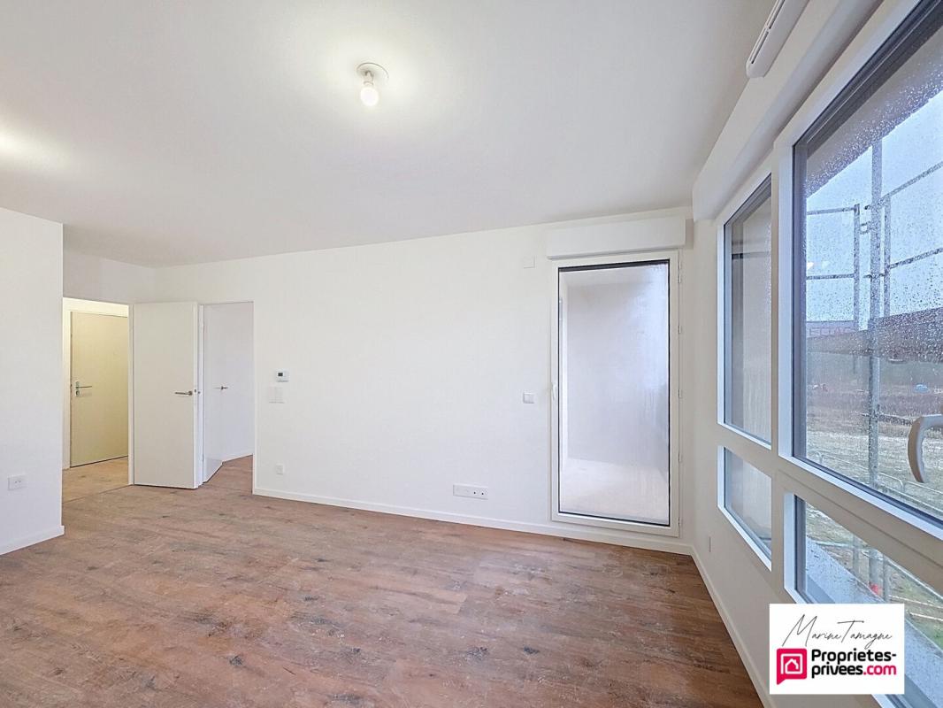 COMPIEGNE Trois pièces avec balcon, garage + parking , Quartier des Sablons 9