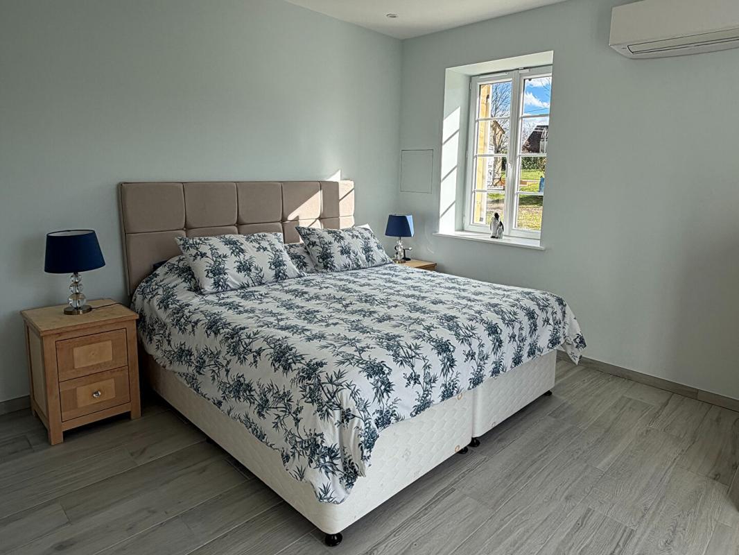 FAUX Ferme rénovée avec finition exceptionnel, piscine et 3 hectares de terrain 10