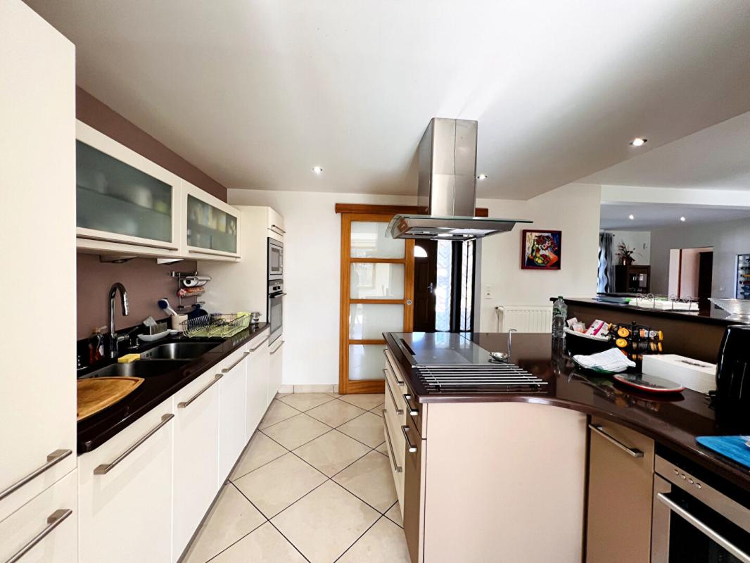 SURZUR Surzur- Maison 205m2- 5 ch- Garages- Atelier- 1824m2 Terrain 11