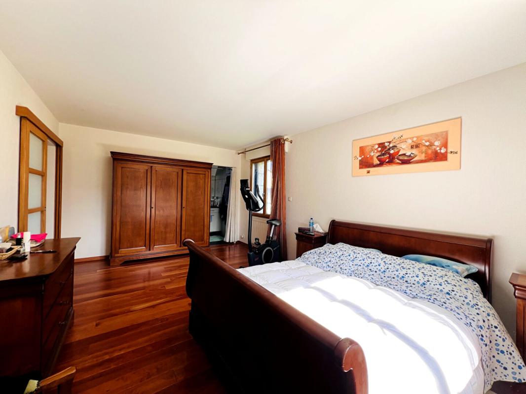 SURZUR Surzur- Maison 205m2- 5 ch- Garages- Atelier- 1824m2 Terrain 13