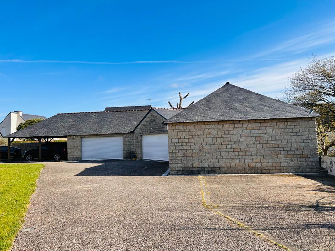 SURZUR Surzur- Maison 205m2- 5 ch- Garages- Atelier- 1824m2 Terrain 7