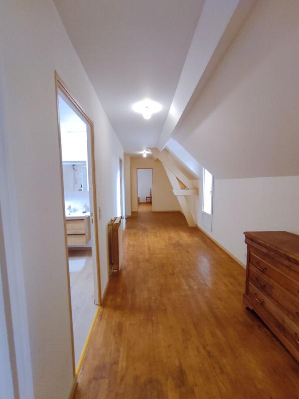 USSEAU Maison de pays 7 pièces 187 m2 avec grange sur 1 HA 13