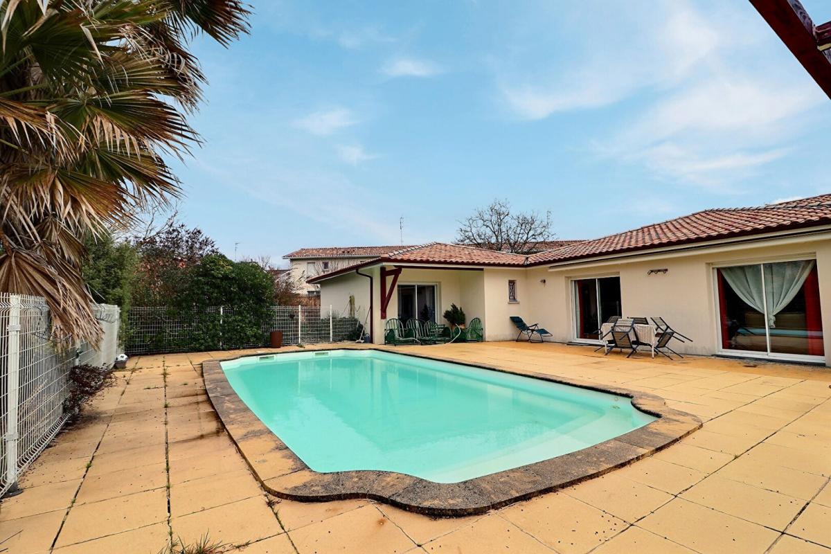 LE TAILLAN-MEDOC Maison récente proche du centre 8