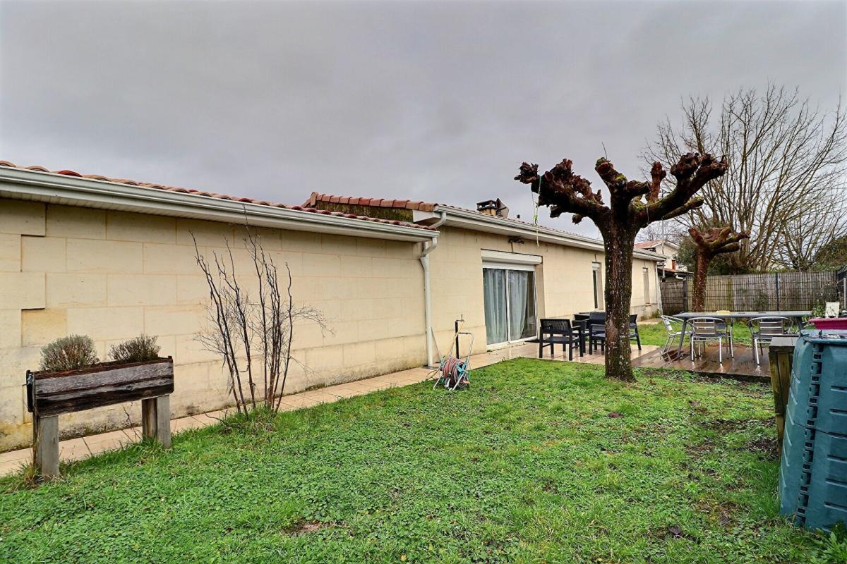 LE TAILLAN-MEDOC Maison en pierre proche du centre 4