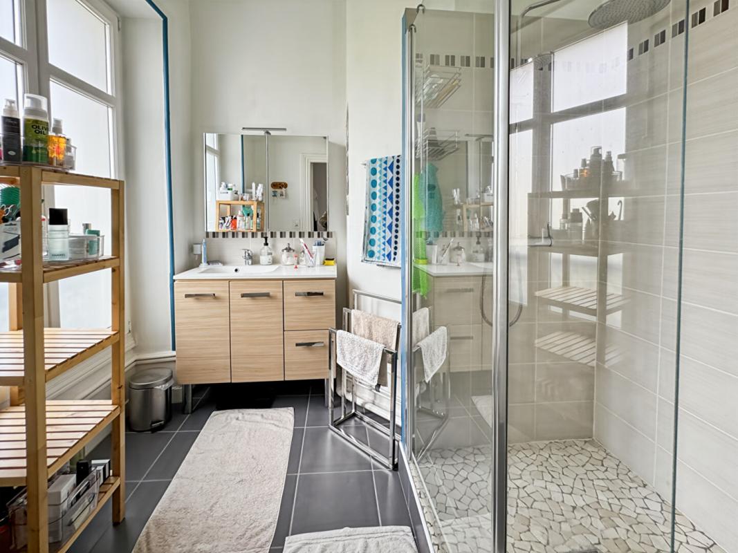 PERIGUEUX Maison  8 pièces 220 m2 garage 13