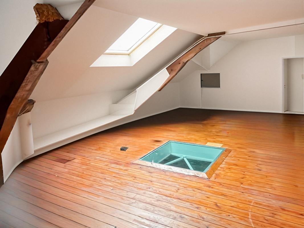 PERIGUEUX Maison  8 pièces 220 m2 garage 17