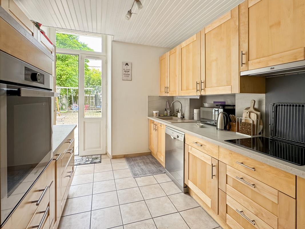 PERIGUEUX Maison  8 pièces 220 m2 garage 5