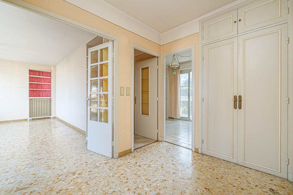 MARSEILLE-8E-ARRONDISSEMENT Appartement  4 pièce(s) 118 m2 vue mer, jardin partagé, box de garage 7