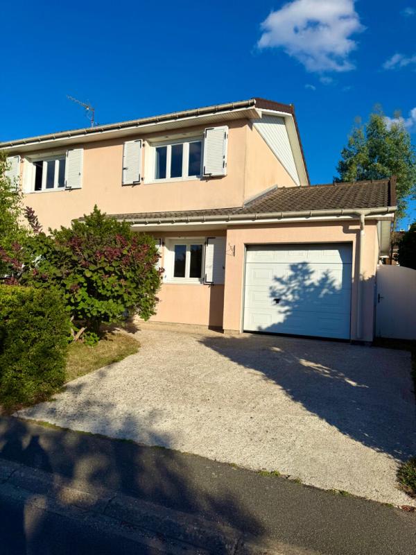 SAINT-GERMAIN-LES-CORBEIL Élegante maison à Saint-germain-les-corbeil 4 pièce(s) 110 m2 1