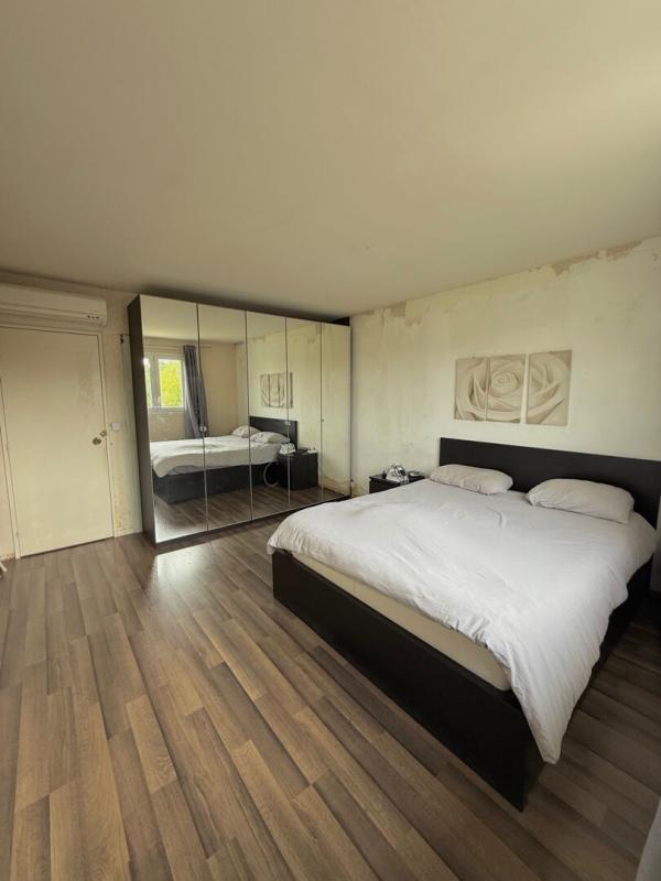 SAINT-GERMAIN-LES-CORBEIL Élegante maison à Saint-germain-les-corbeil 4 pièce(s) 110 m2 14