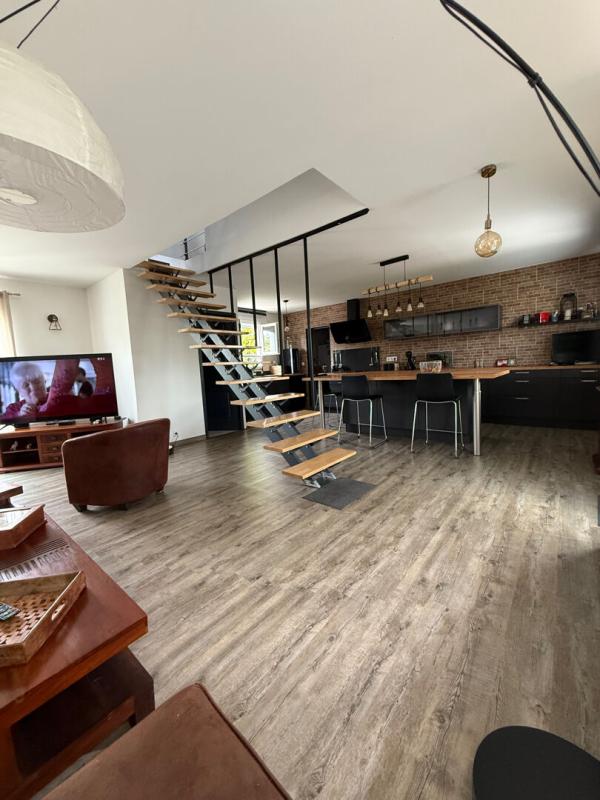 SAINT-GERMAIN-LES-CORBEIL Élegante maison à Saint-germain-les-corbeil 4 pièce(s) 110 m2 8