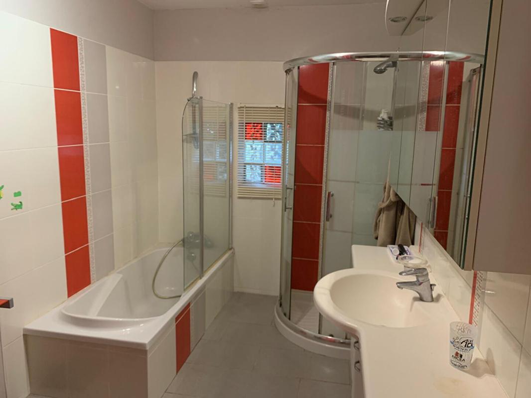 LA MEYZE Trés belle propriété avec 19 ,47 hectares de terres agricoles en un seul lot 12