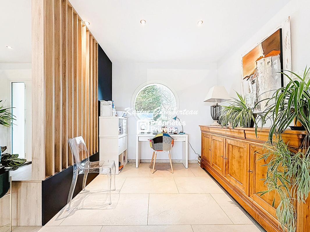 SAINT-DENIS-DE-PILE Villa de plain-pied  avec garage et piscine 9