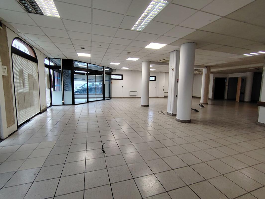 TOULOUSE TOULOUSE - Location Local Commercial d'Angle 195 m² , Secteur Bonnefoy 4