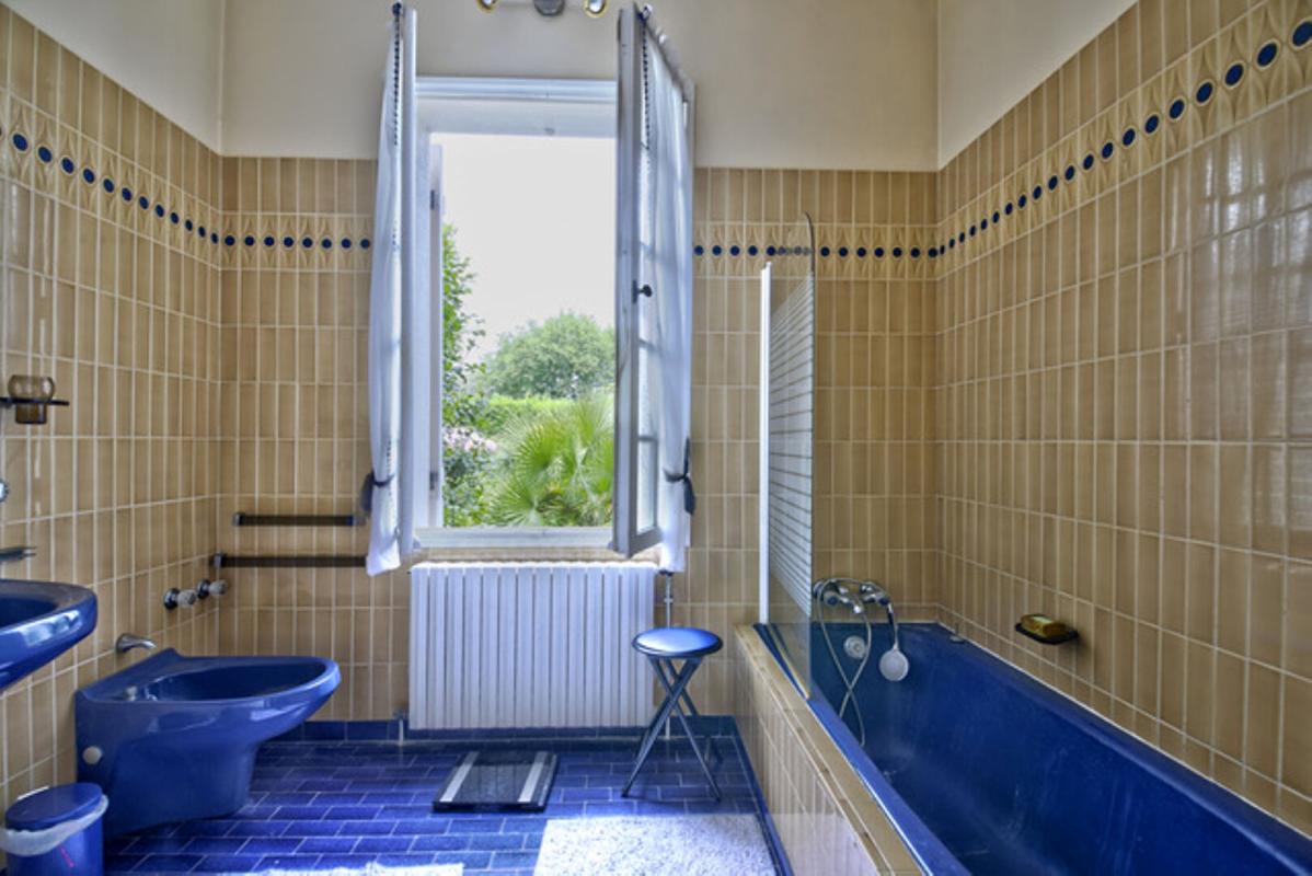 AUDENGE Villa de 220 m²  - Piscine & parc paysager de 1 300 m² - Calme absolu à proximité immédiate du centre-ville 13