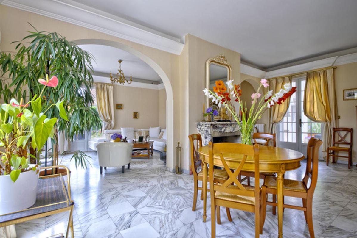 AUDENGE Villa de 220 m²  - Piscine & parc paysager de 1 300 m² - Calme absolu à proximité immédiate du centre-ville 6