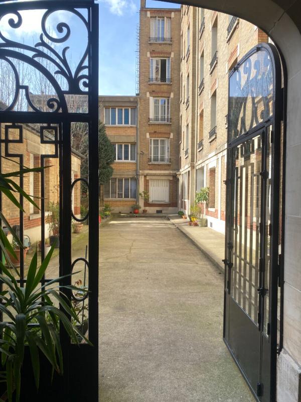 PARIS-15E-ARRONDISSEMENT La campagne à Paris - Agréable deux-pièces entièrement refait à neuf, à deux pas du parc Georges-Brassens 15