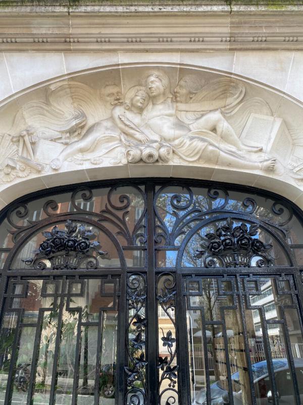 PARIS-15E-ARRONDISSEMENT La campagne à Paris - Agréable deux-pièces entièrement refait à neuf, à deux pas du parc Georges-Brassens 16