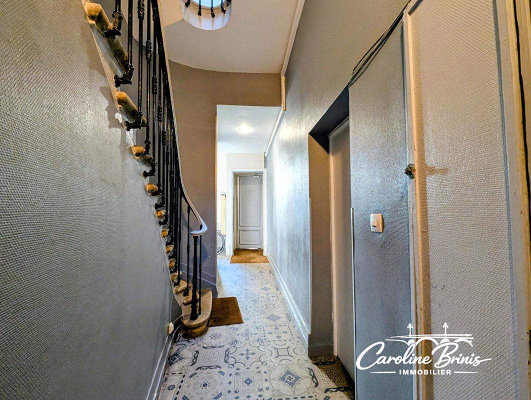 BORDEAUX APPARTEMENT RENOVE - BORDEAUX VICTOIRE- T2 DE 40.50 m2 1