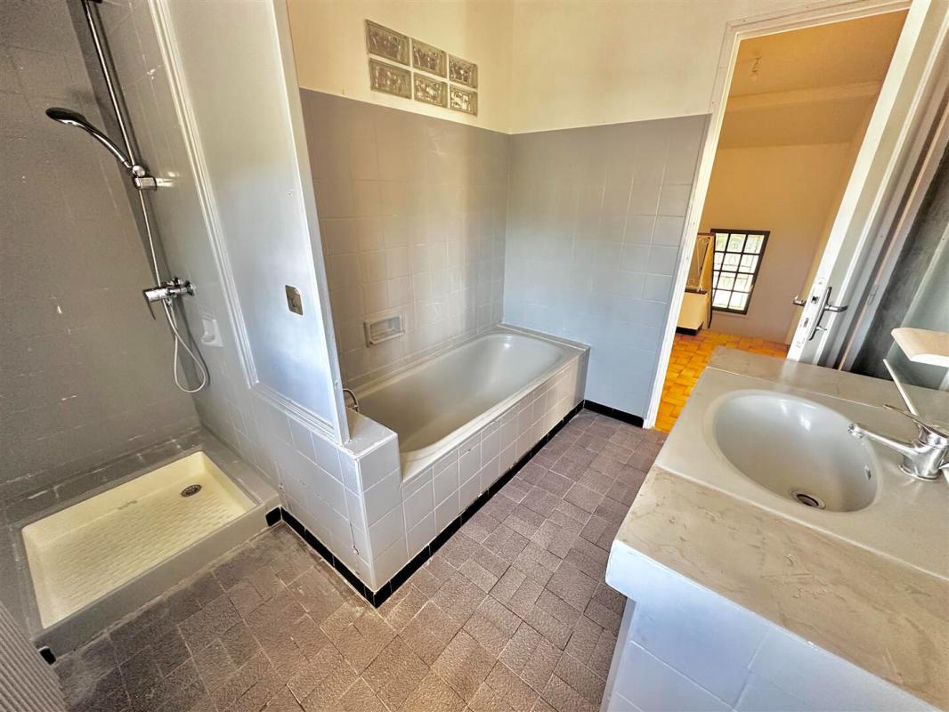 CAHORS CAHORS Maison 5 chambres dans quartier proche centre ville 17