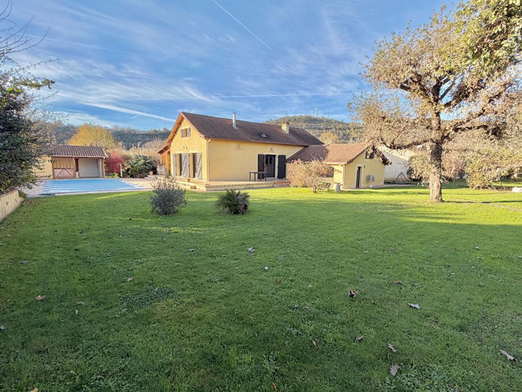 CAHORS Maison de plain pied 3 chambres sur 2200 m² de terrain avec piscine 1