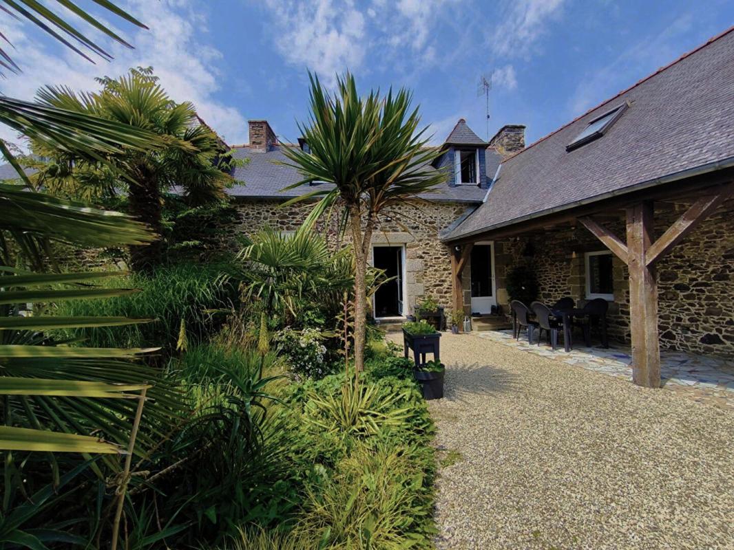 PLOEZAL Maison  6 pièce(s) env 130 m² 2